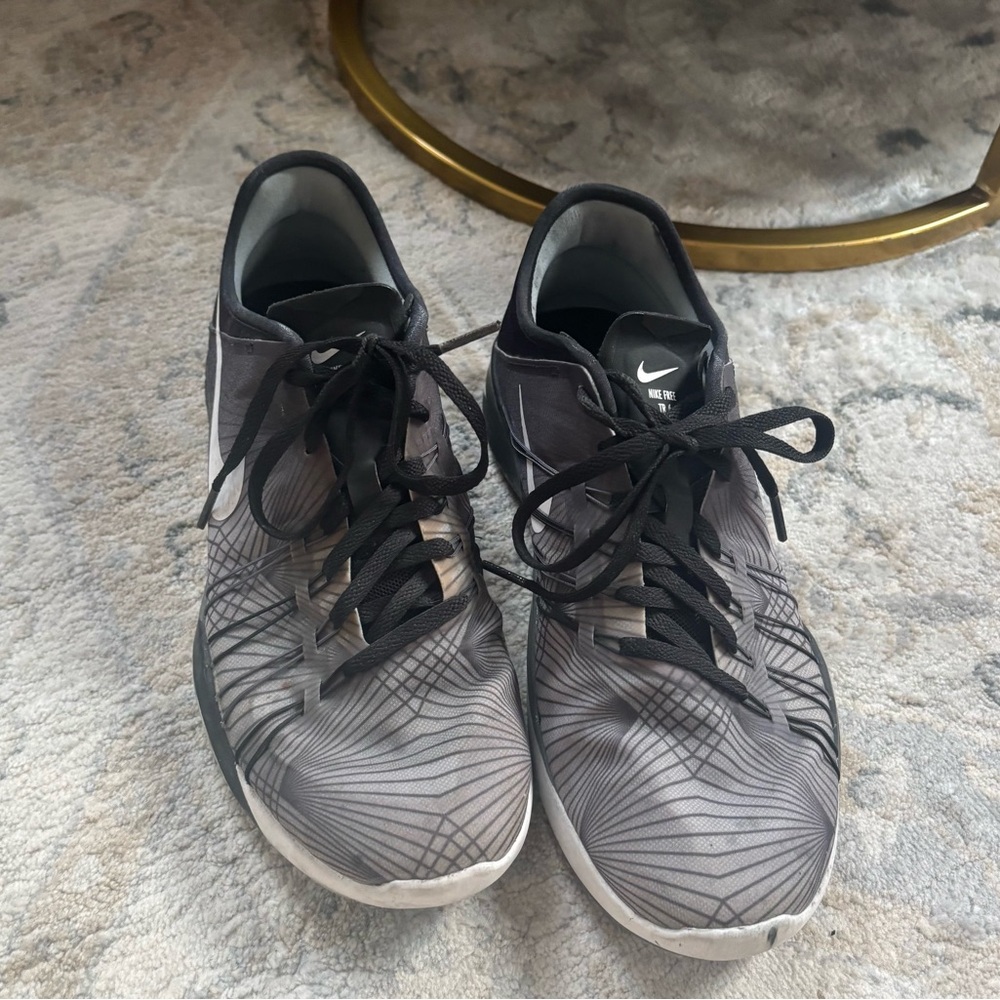 Nike Black and White Athletic Shoes with Breathable Mesh - Picture 1 of 5